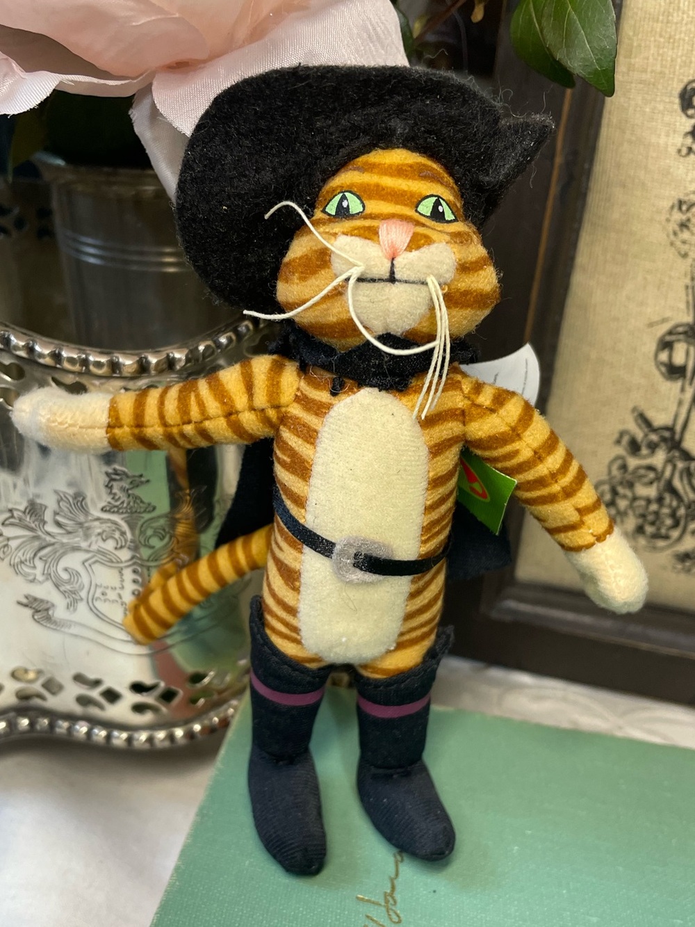 Shrek 2004 vintage kitty cat figurine clip on
